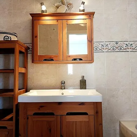Tania's Cozzy بيت للعطل *